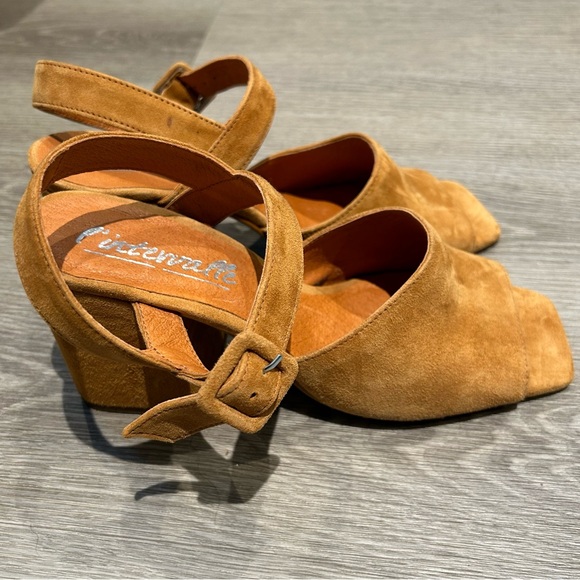 L’intervalle Brown Suede Square Toe Heeled Sandals - Picture 3 of 7